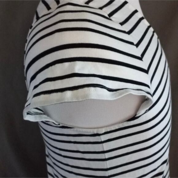 SheIn Cap Sleeves Striped Dress Shirt V Neck Size Small - Picture 11 of 11